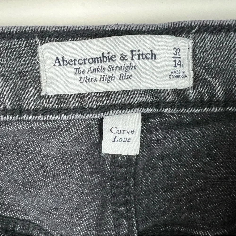 Abercrombie & Fitch Grey Ankle Straight Ultra High Rise Ripped Gray 14 Faded